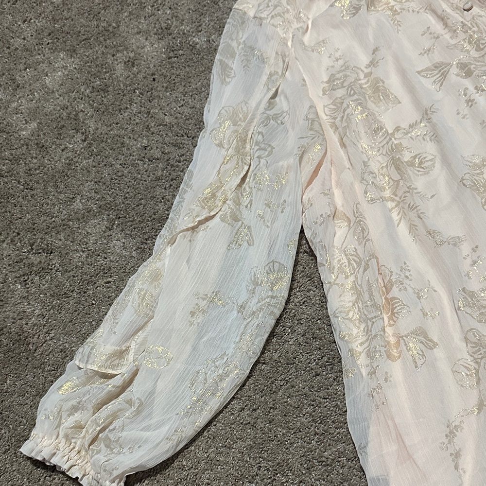 Elegant Cream and Gold Women's Top - Picture 2 of 6